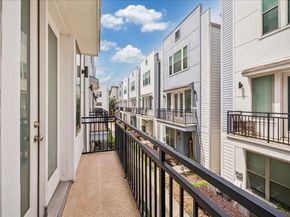 2228 Mcgowen Street, Houston TX 77004