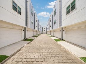 2228 Mcgowen Street, Houston TX 77004