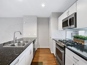 2605 Calumet Street 34, Houston TX 77004