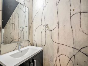 8422 Oak Leaf Point Drive, Houston TX 77055