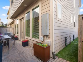 8422 Oak Leaf Point Drive, Houston TX 77055