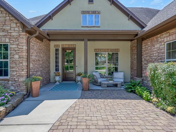 2404 Bramlet Drive, Conroe TX 77304