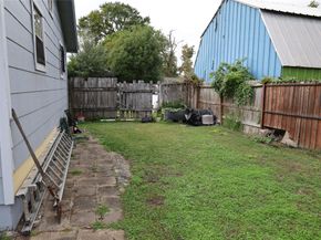 1009 Caplin Street, Houston TX 77022