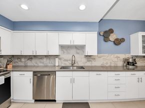 7655 S Braeswood Boulevard 10, Houston TX 77071