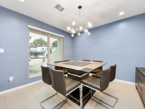 7655 S Braeswood Boulevard 10, Houston TX 77071