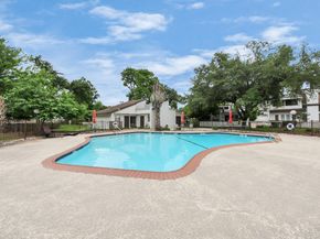 7655 S Braeswood Boulevard 10, Houston TX 77071