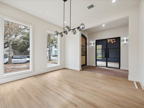 2320 North Boulevard, Houston TX 77098