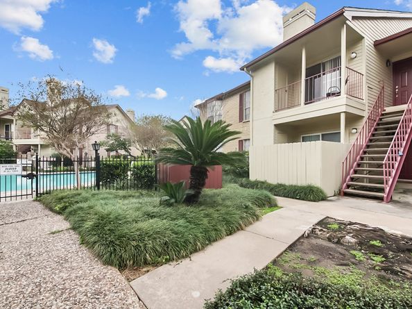 2120 El Paseo Street 1403, Houston TX 77054