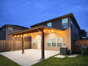 910 Staffordale Manor Lane, Houston TX 77047