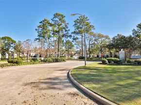 2726 N Southern Oaks Drive, Houston TX 77068