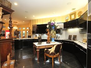 2726 N Southern Oaks Drive, Houston TX 77068