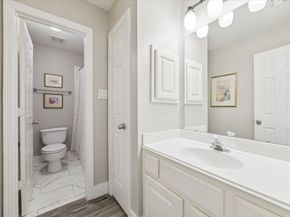 5242 Eigel Street, Houston TX 77007