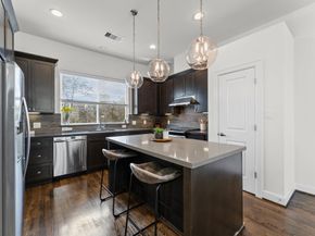 1019 W 17th Street, Houston TX 77008