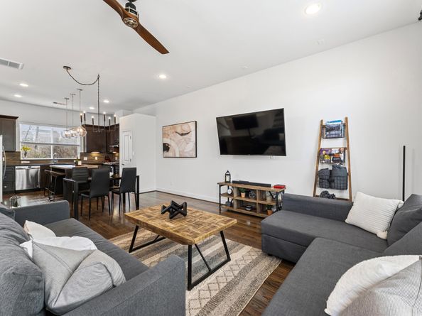 1019 W 17th Street, Houston TX 77008