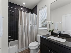 1019 W 17th Street, Houston TX 77008