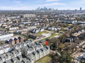 1019 W 17th Street, Houston TX 77008