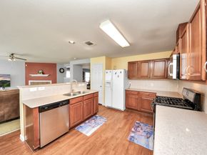 2718 Skyview Ridge Court, Houston TX 77047