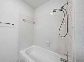 7350 Kirby Drive 18, Houston TX 77030