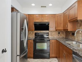 7350 Kirby Drive 18, Houston TX 77030