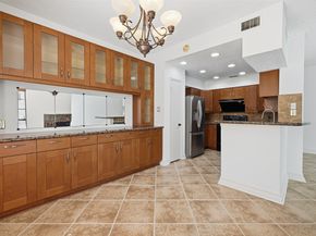 7350 Kirby Drive 18, Houston TX 77030