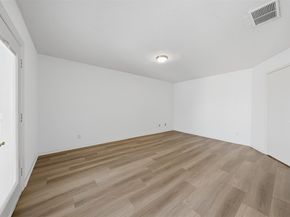 7350 Kirby Drive 18, Houston TX 77030