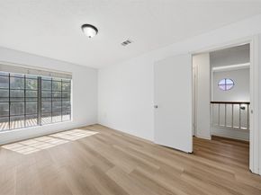 7350 Kirby Drive 18, Houston TX 77030