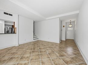 7350 Kirby Drive 18, Houston TX 77030