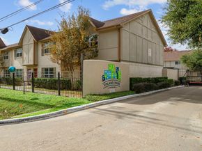 1701 Upland Drive 114, Houston TX 77043