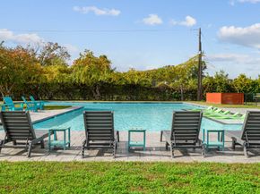 1701 Upland Drive 114, Houston TX 77043
