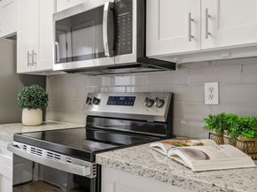 1701 Upland Drive 114, Houston TX 77043