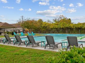 1701 Upland Drive 114, Houston TX 77043