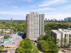 651 Bering Drive 1903, Houston TX 77057