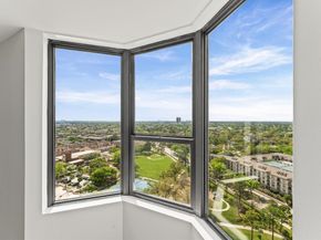 651 Bering Drive 1903, Houston TX 77057