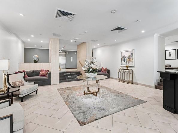 651 Bering Drive 1903, Houston TX 77057