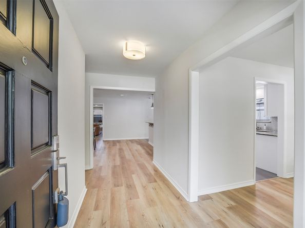 6215 Queensloch Drive, Houston TX 77096
