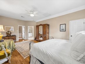 5401 Floyd Street, Houston TX 77007