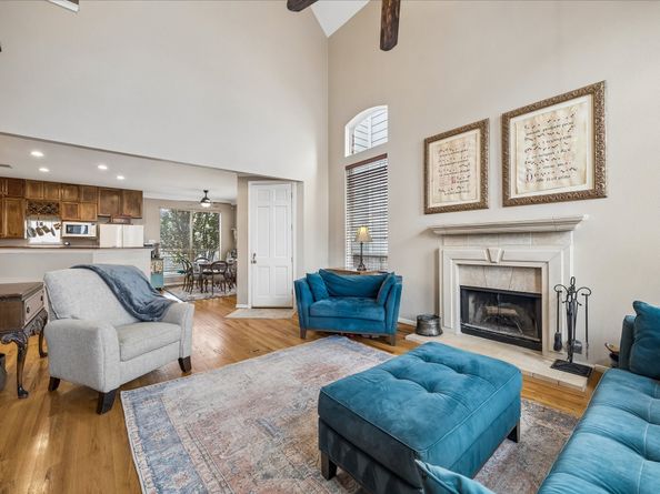 5401 Floyd Street, Houston TX 77007