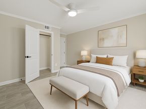 9642 Meadowglen Lane, Houston TX 77063