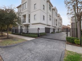 4824 La Branch St B, Houston TX 77004