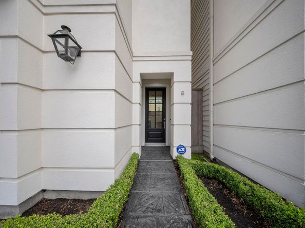 4824 La Branch St B, Houston TX 77004