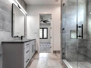 207 W 33rd Street, Houston TX 77018
