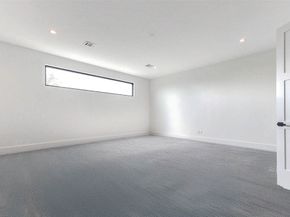 207 W 33rd Street, Houston TX 77018