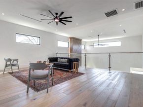 207 W 33rd Street, Houston TX 77018