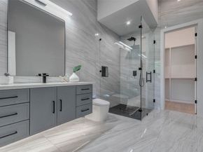 207 W 33rd Street, Houston TX 77018