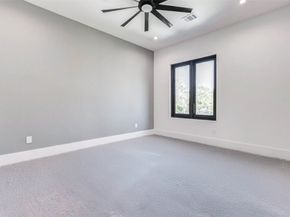 207 W 33rd Street, Houston TX 77018