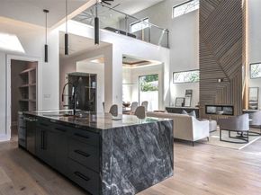 207 W 33rd Street, Houston TX 77018