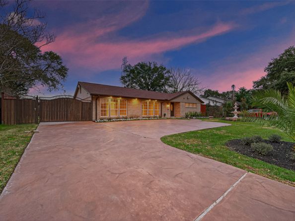 5422 Willowbend Boulevard, Houston TX 77096