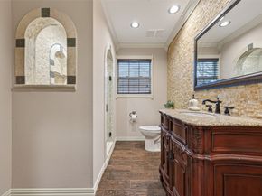 5422 Willowbend Boulevard, Houston TX 77096