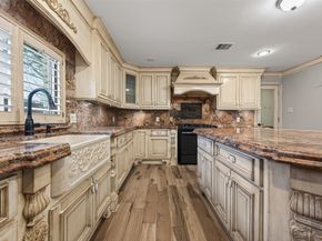 5422 Willowbend Boulevard, Houston TX 77096