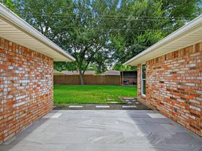 7259 Shady Arbor Lane, Houston TX 77040